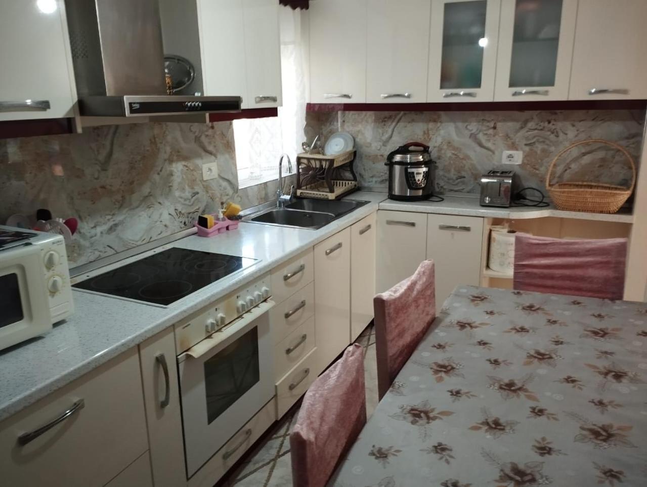 Rondo Guesthouse Gjirokaster Exterior photo